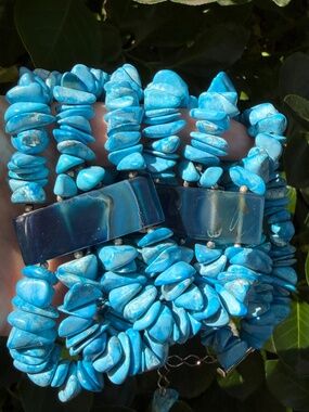 VINTAGE MULTISTRING VIVID BLUE LAZURITE & BANDED AGATE COLLAR STATEMENT NECKLACE